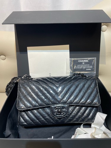 Chanel medium classic flap - chanel,